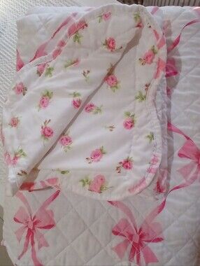 Modern Heirloom Full/Queen Pink Sweet Bows Quilt & 2 Shams Set